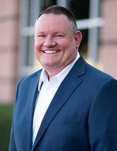 Lee Barnett Headshot