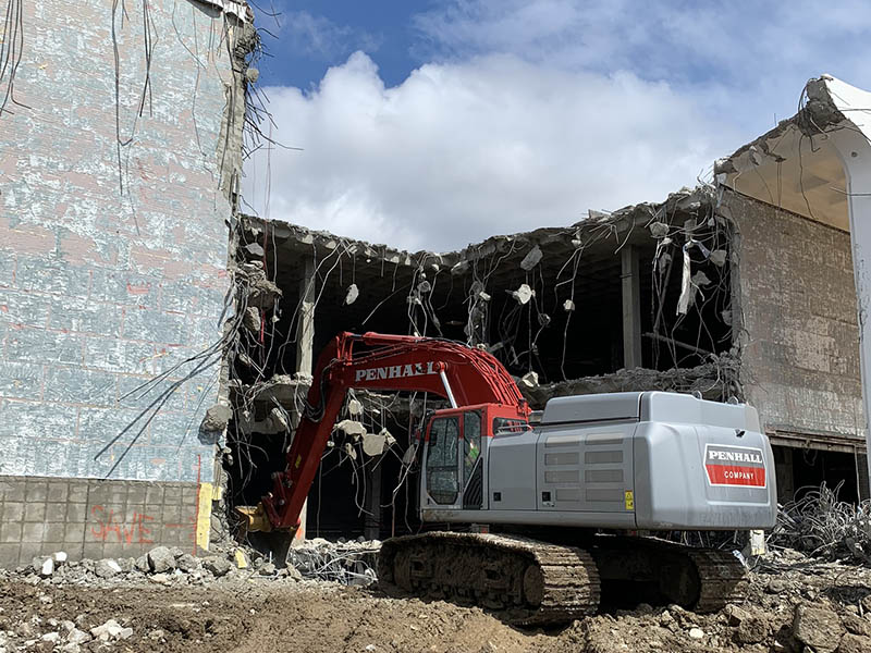 Westfield Topanga Mall, Demolition continues at the Westfie…